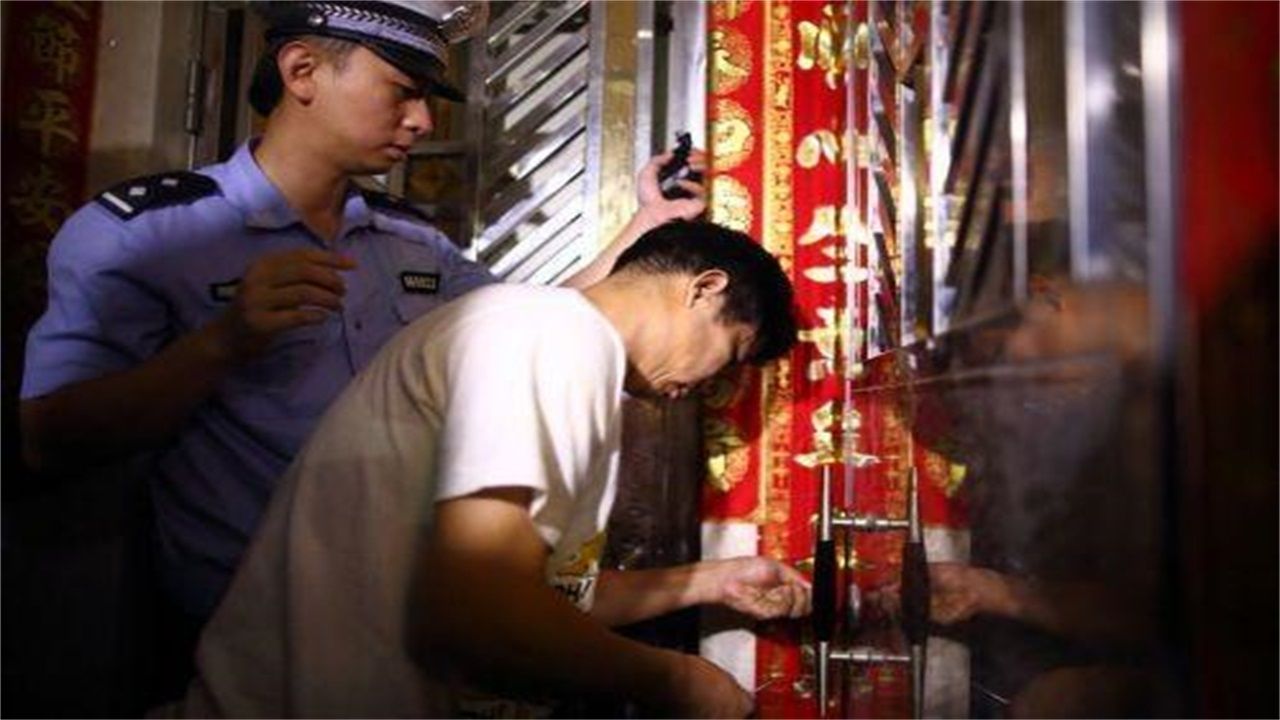 呼伦贝尔请开锁师傅开了锁后，师傅